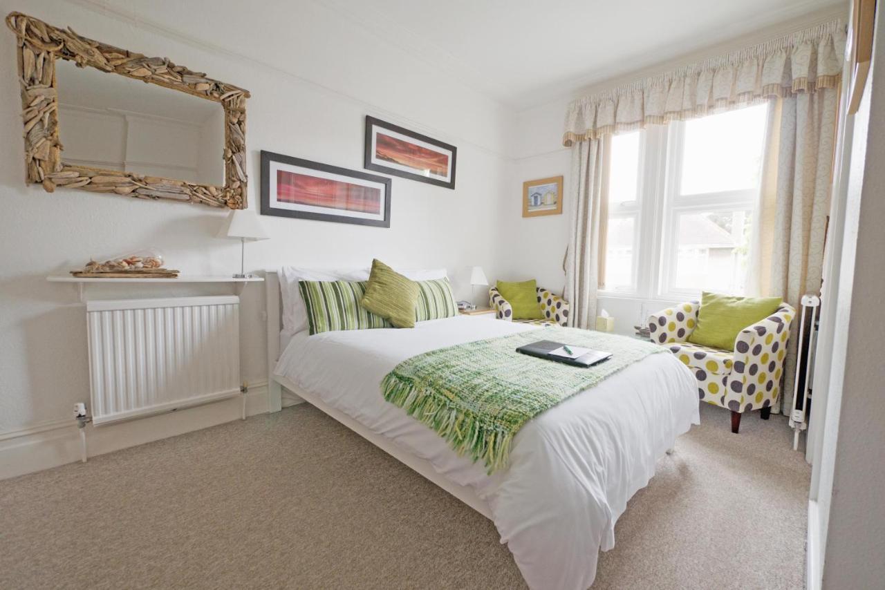 Southern Breeze Lodge - Adults Only Bournemouth Bagian luar foto