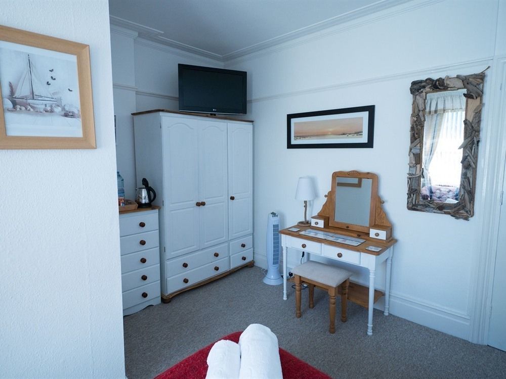 Southern Breeze Lodge - Adults Only Bournemouth Bagian luar foto