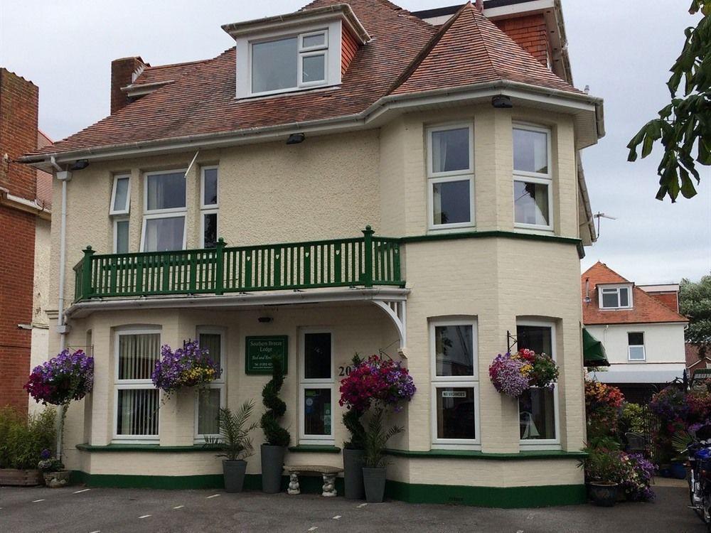 Southern Breeze Lodge - Adults Only Bournemouth Bagian luar foto