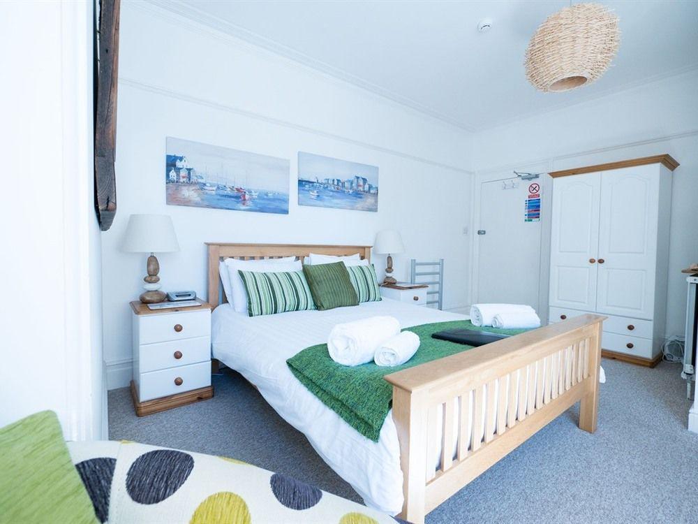 Southern Breeze Lodge - Adults Only Bournemouth Bagian luar foto