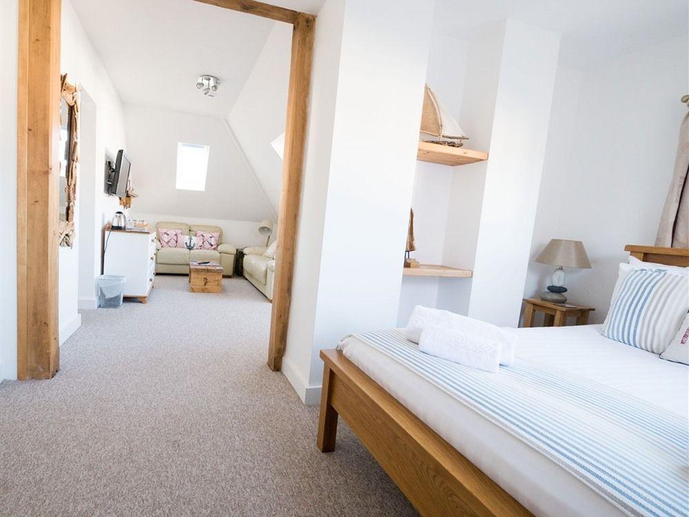 Southern Breeze Lodge - Adults Only Bournemouth Bagian luar foto