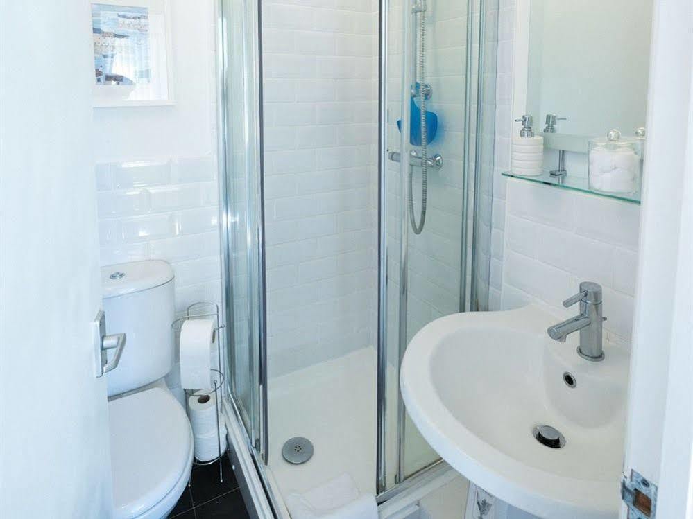 Southern Breeze Lodge - Adults Only Bournemouth Bagian luar foto