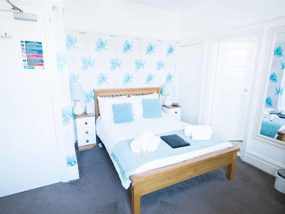 Southern Breeze Lodge - Adults Only Bournemouth Bagian luar foto