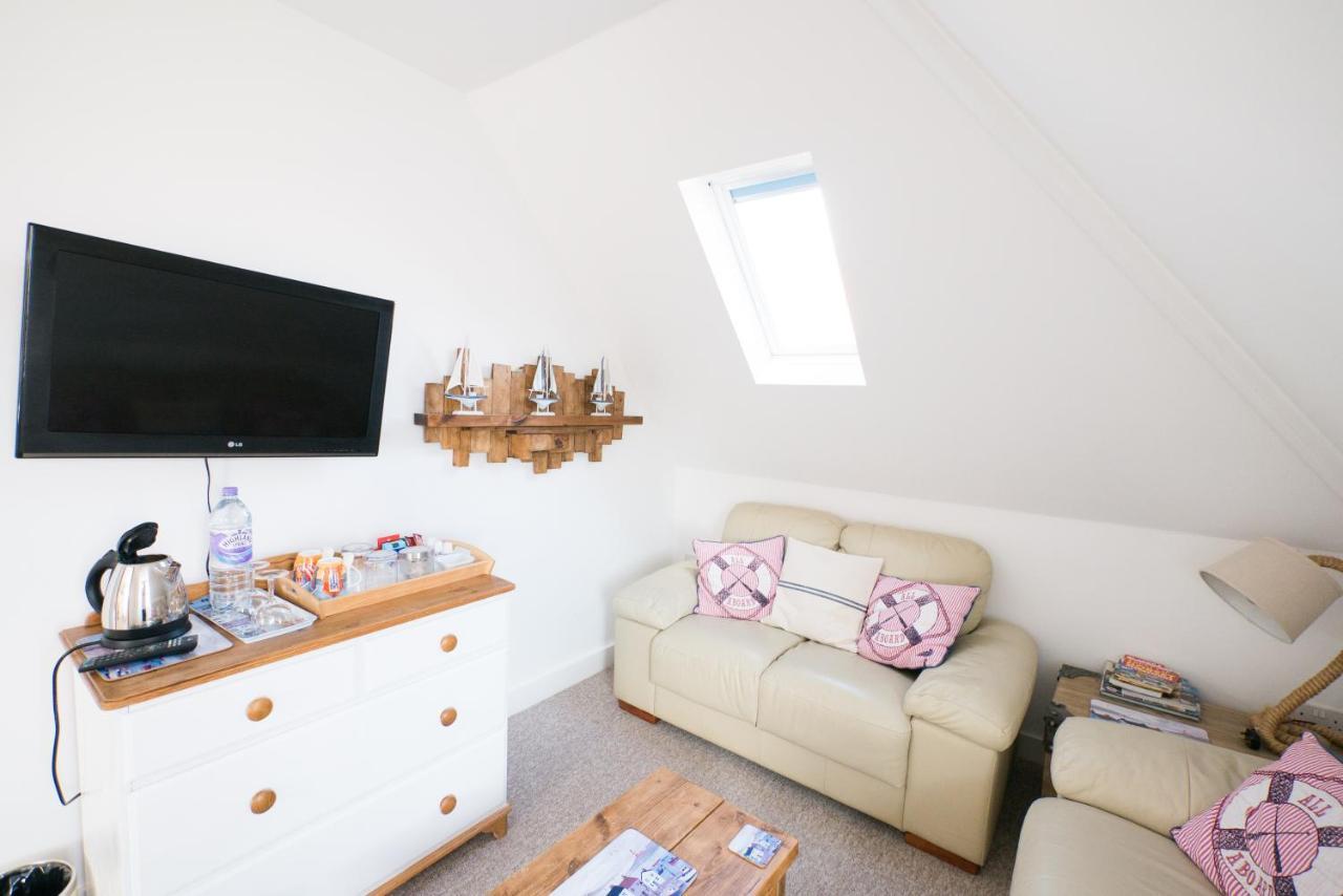Southern Breeze Lodge - Adults Only Bournemouth Bagian luar foto
